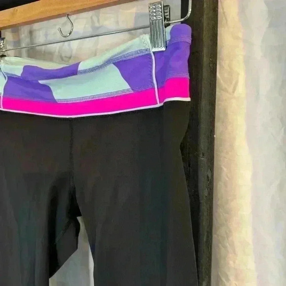 Lululemon leggings - Picture 14 of 16